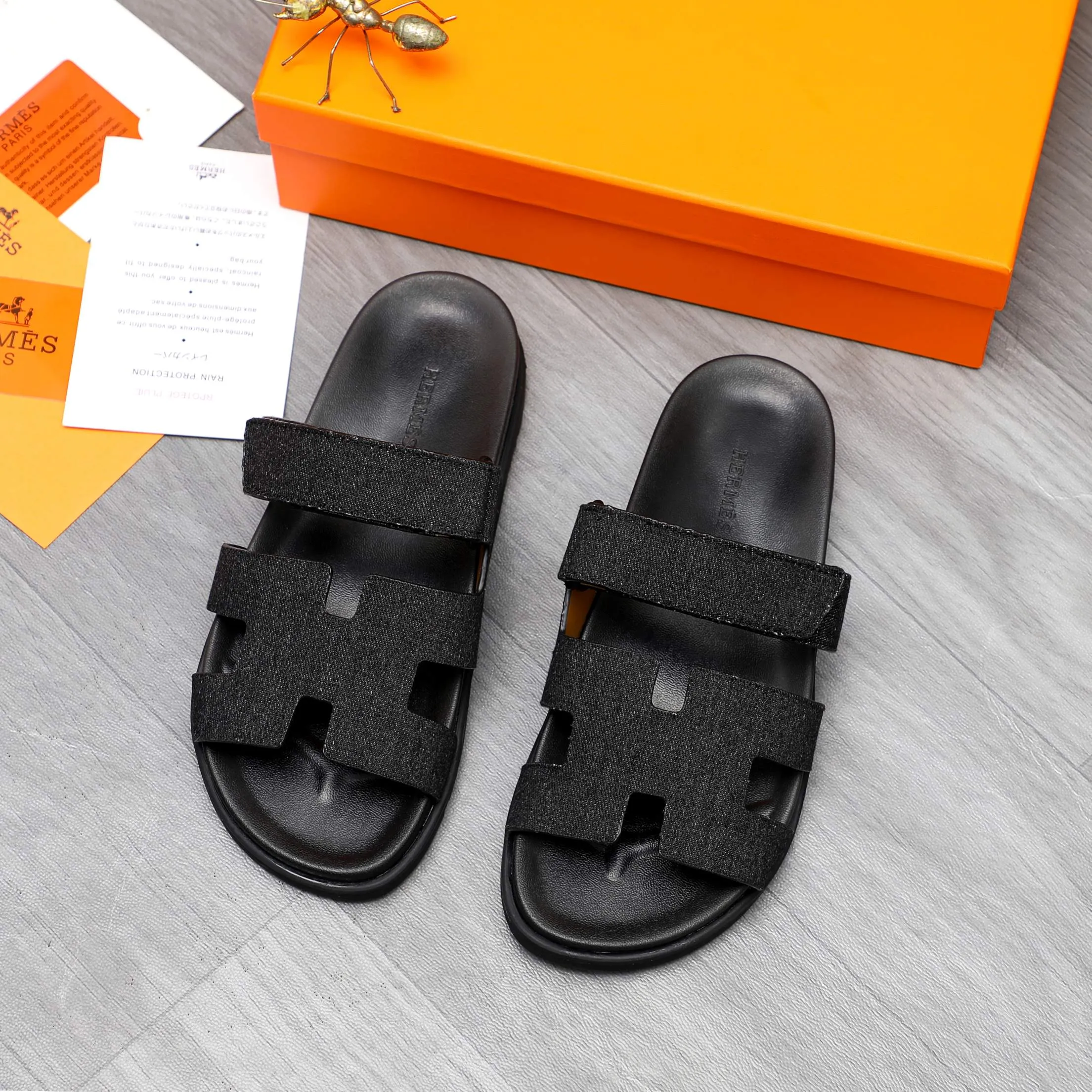 Men's shoes 💰340 Product trademark: Hermes "Hermes" Couple's slippers True size: 36-46 Product material: Selected denim breathable upper, microfiber lining, original outsole